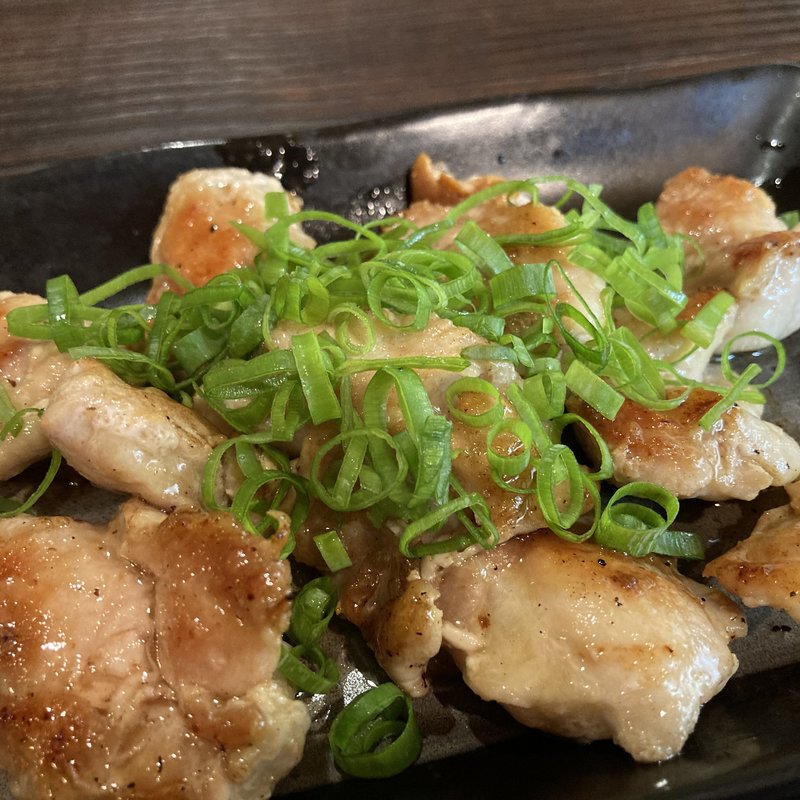 若鶏肩小肉(鉄板焼まねき)