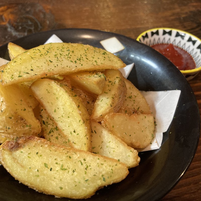 フライドポテト(鉄板焼まねき)