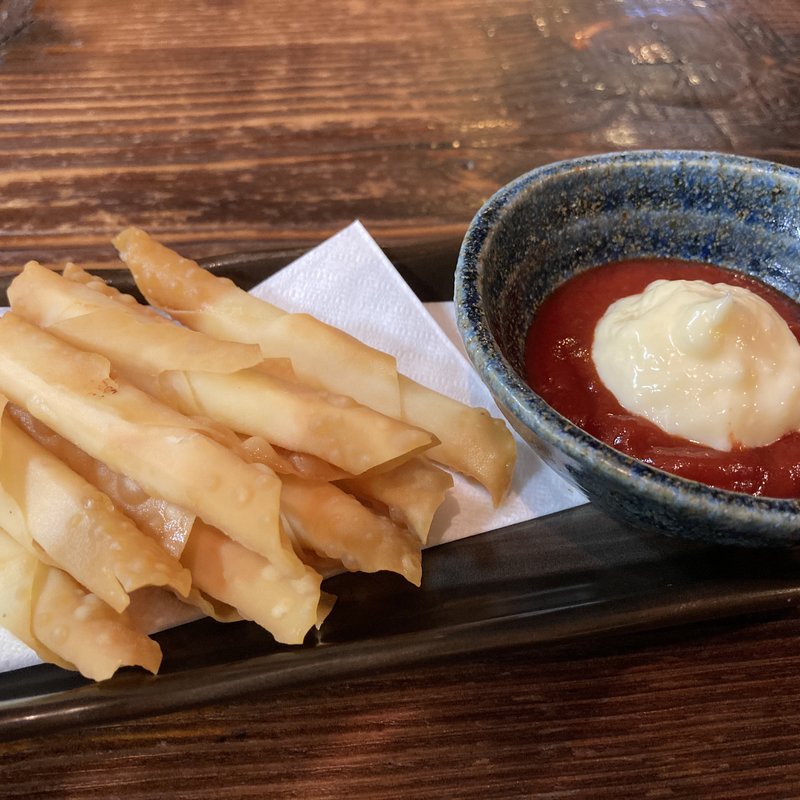 カリカリチーズ（8本）(鉄板焼まねき)