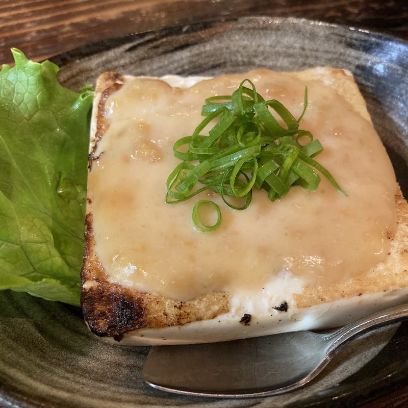 豆腐のみそマヨ焼き(鉄板焼まねき)