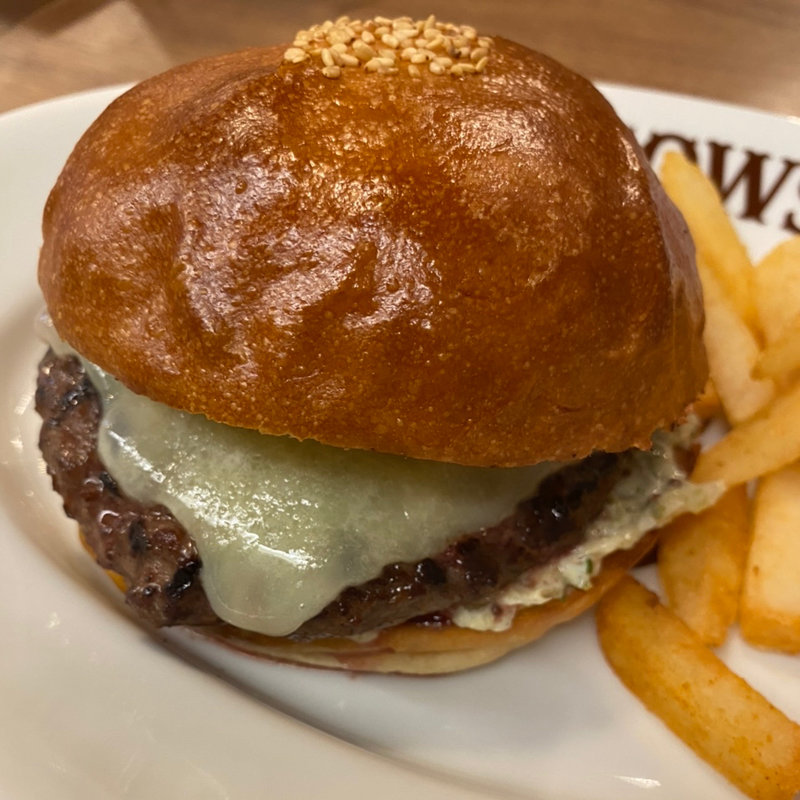 チーズバーガー(ブラッカウズ)