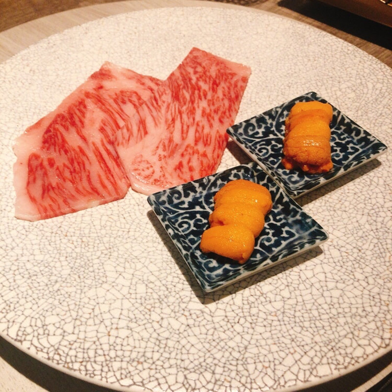 うにと近江牛サーロイン(にくがとう)