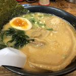 ごま味噌ラーメン　どデカ甘旨チャーシューのせ(筑豊ラーメン元祖山小屋 田町店)