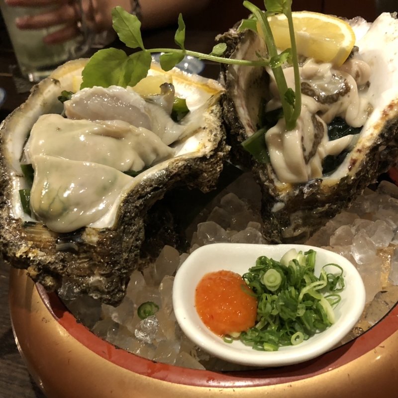 岩ガキ造り(魚や大将 )