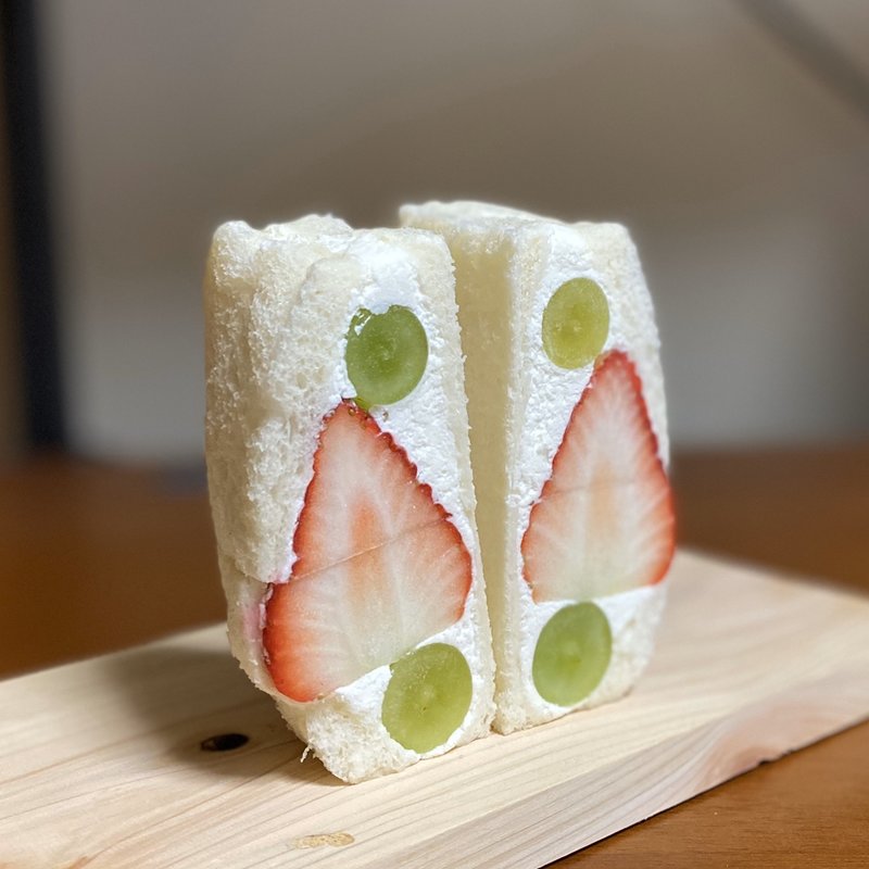 ストロベリーマスカット(ボン マテリエル)