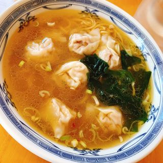 ワンタン麺(中国料理 華東楼)