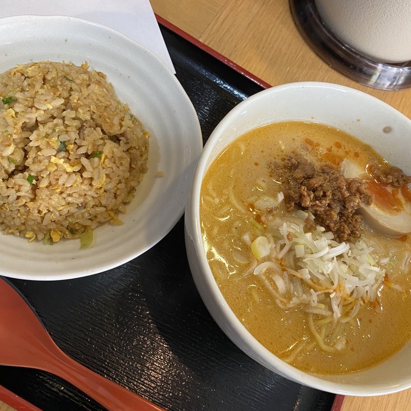 (チャーハンのおいしい店 東竜)