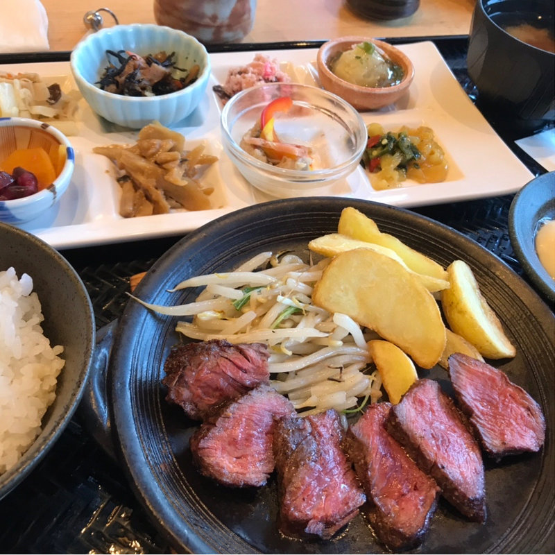 ステーキプレート(市場小路 イオンモール京都桂川店 （イチバコウジ）)