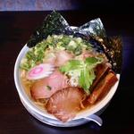 背脂煮干ラーメン(麺奏 弥栄 （iyasaka）)