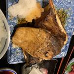 鮪カマ焼き(小)と刺身定食