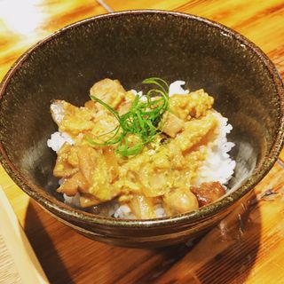山椒と鶏焼豚の親子丼(shibasakitei+)