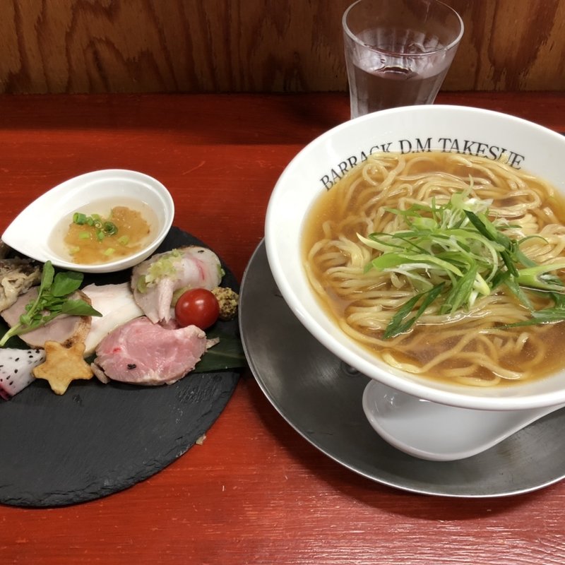 旨味多加の豚清湯(バラック ディー.エム竹末 （BARRACK D.M竹末）)