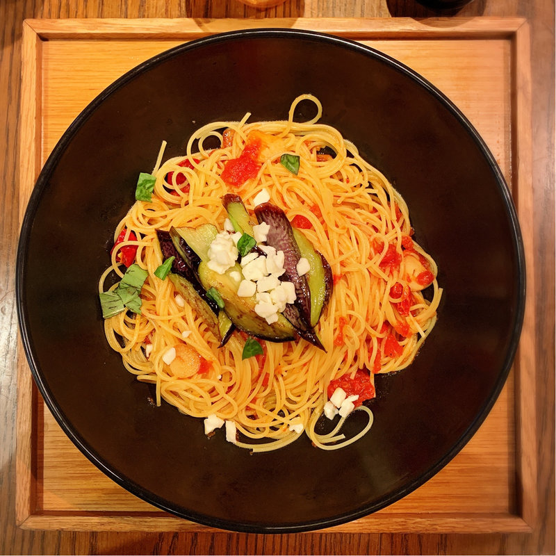 モッツァレラチーズとなすのトマトすぱ(すぱじろう 中目黒)