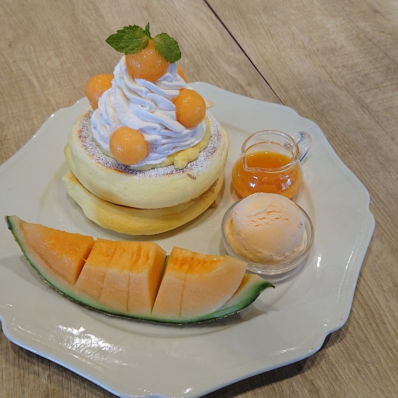 クインシーにMELO MELO MELON(3 STARS PANCAKE （スリースターズパンケーキ）)