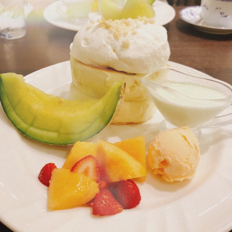 2種類のメロンパンケーキ　(Cafe du Paris)