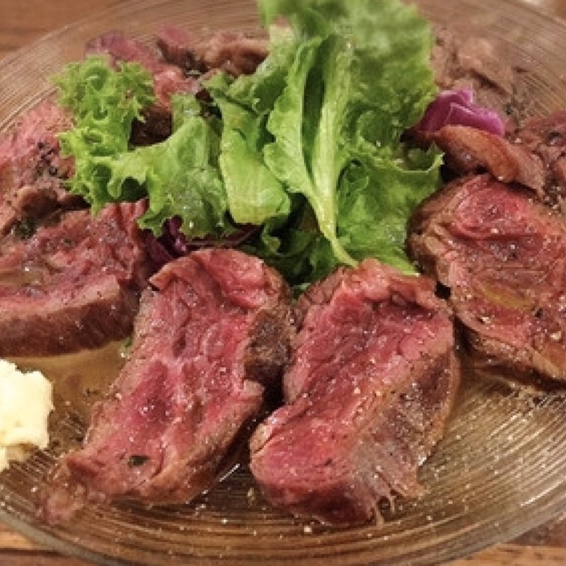 牛肉のタリアータ(QWAN)