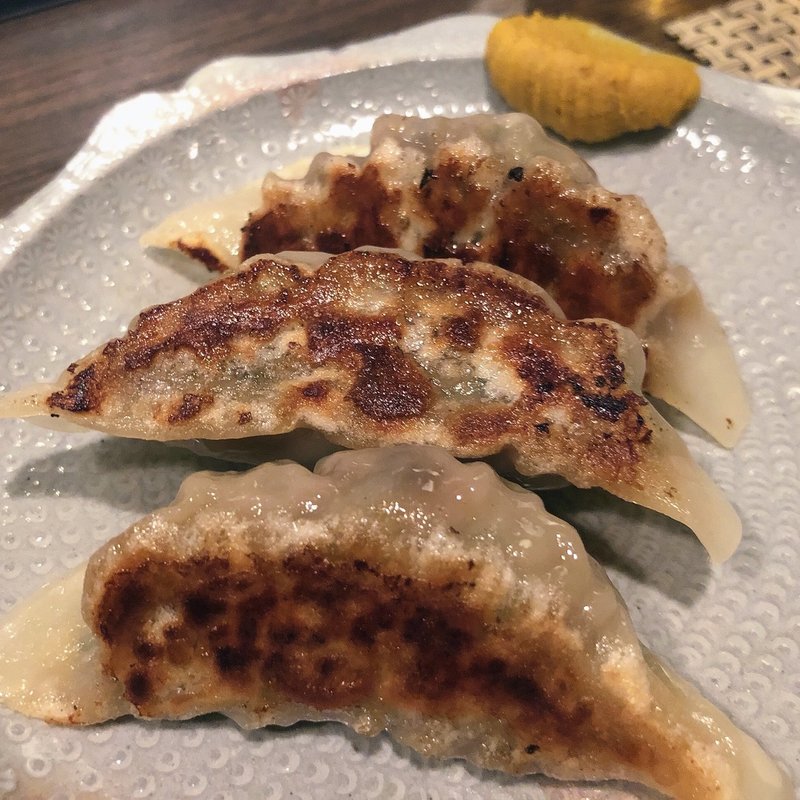 手作り餃子(酒処てらやま)