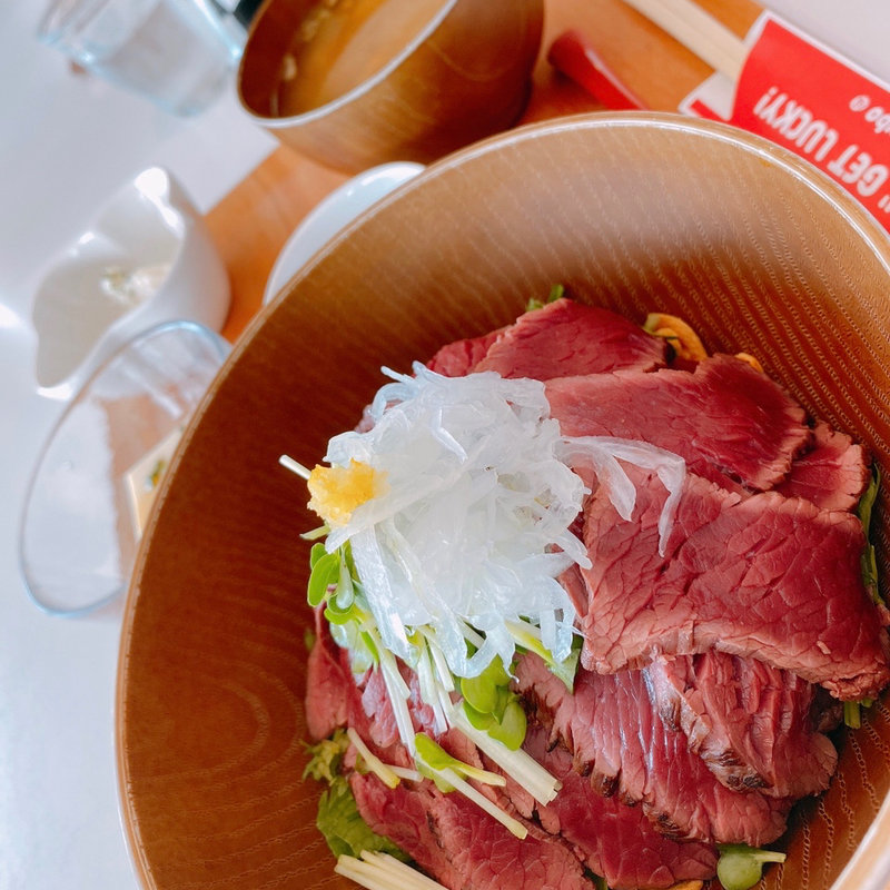 馬刺したたき丼(大久保商店 )