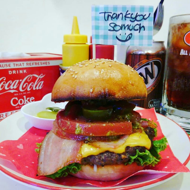 トマト・バジル＋パティ＋ハラペーニョ(13Diner)