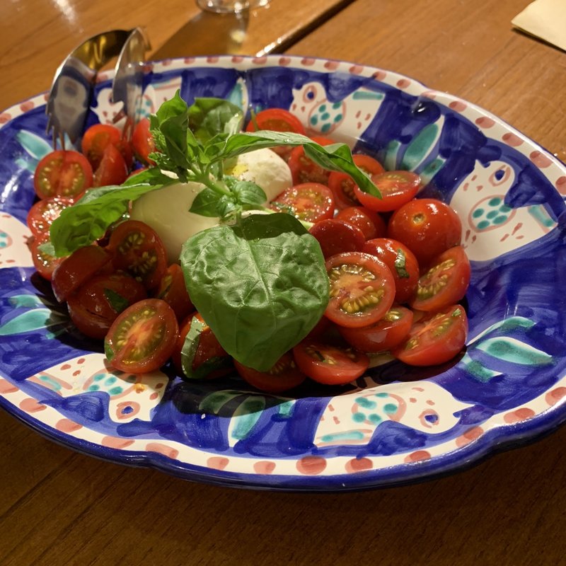 一口水牛モッツァレラのカプレーゼ(La TRIPLETTA ラ・トリプレッタ)