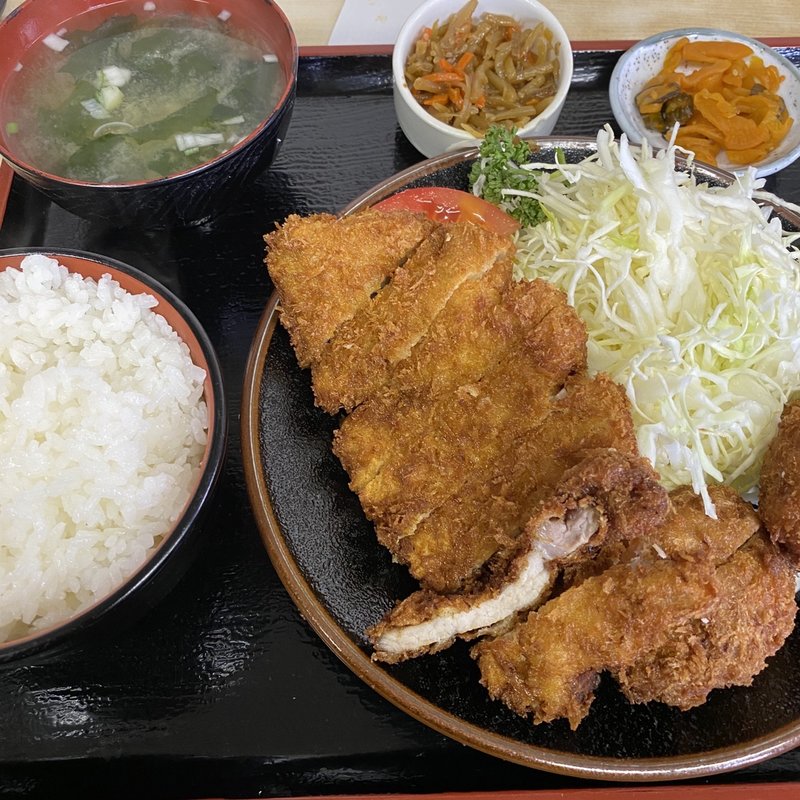 ロースカツ定食(よしの)