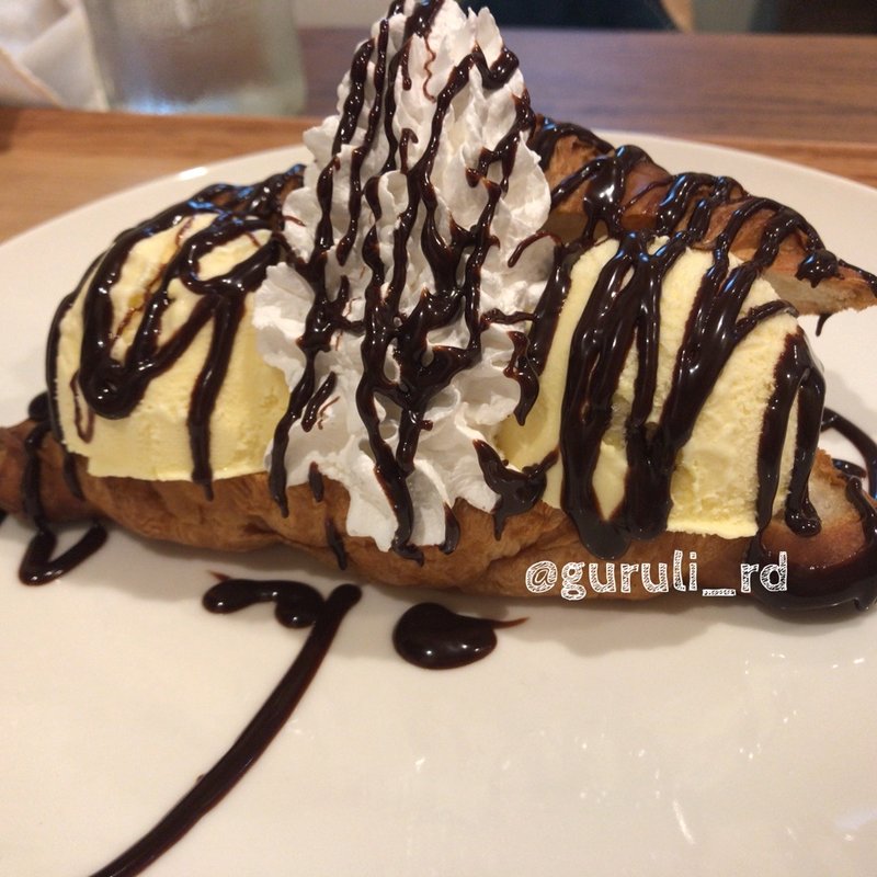 クロワッサンサンド(ブタに真珠カフェ)