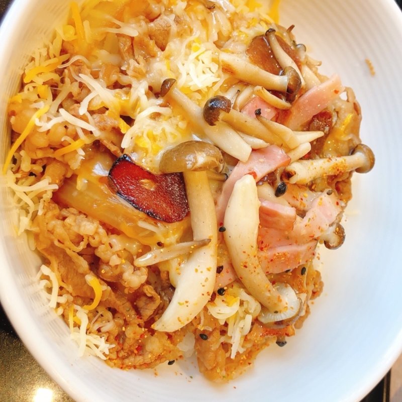 チーズペペロンチーノ丼　並(吉野家 城北公園通り店)