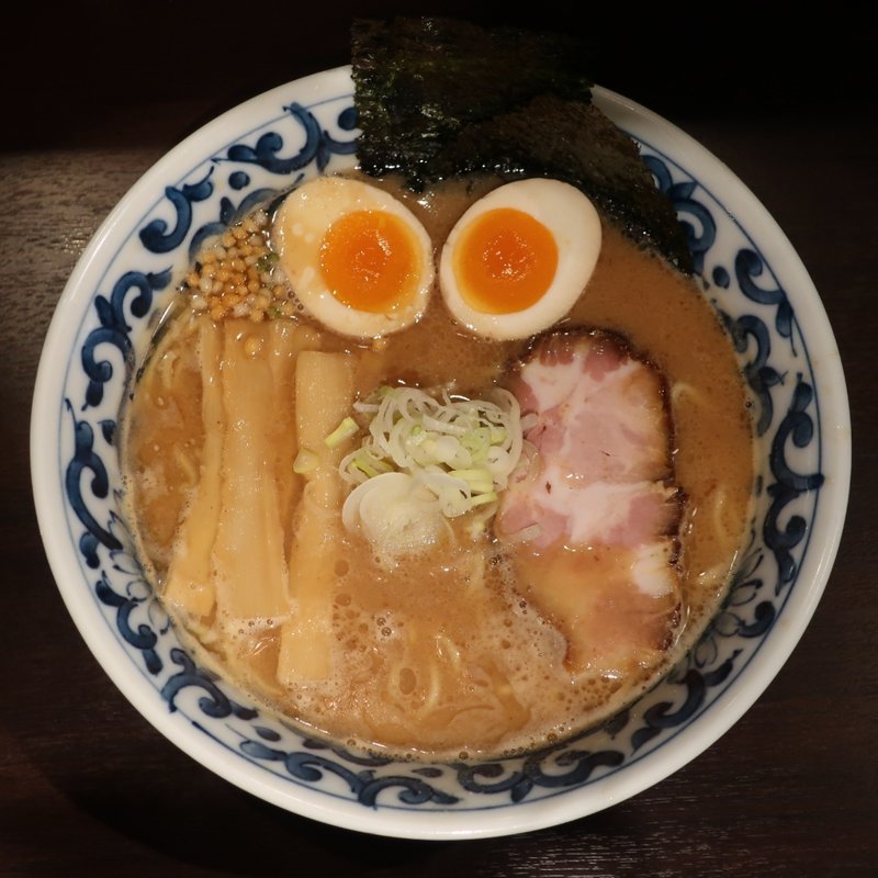 煮玉子濃厚らー麺(九段 斑鳩 （くだん いかるが）)