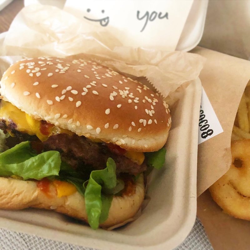 チーズバーガー(CAFE FLACOCO 8 (カフェフラココ 8))