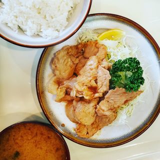 生姜焼き定食(グリルおおくぼ)