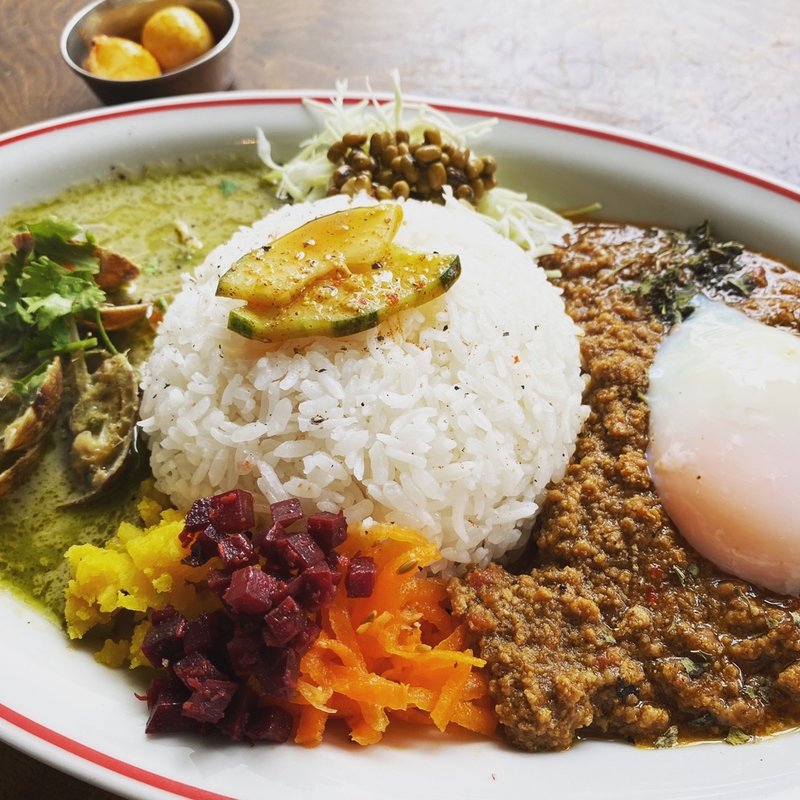 あいがけカレー(GUNA GUNA CURRY)