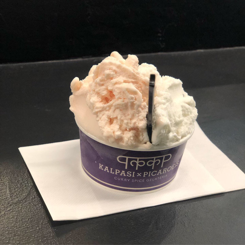 ジェラートw カルダモンピンクグレープフルーツ、焦がしマスタードシードココナッツ(Curry Spice Gelateria KALPASI （カリースパイスジェラテリアカルパシ）)