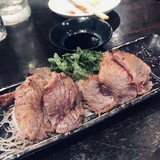 ホホ肉炙り(ごま油)(豪快 立ち寿司 難波南海通り店 )