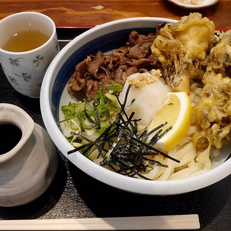 肉舞茸天うどん(うどん 千代)