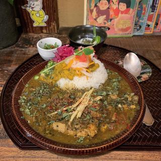 辛子高菜と煮込み鯖カレー(旧ヤム邸 シモキタ荘)