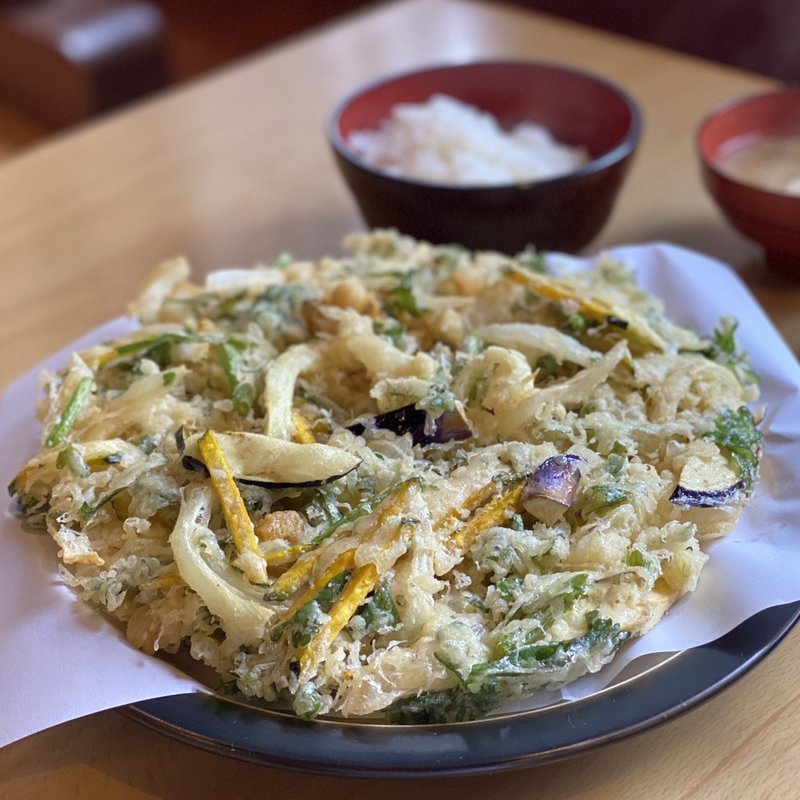 大きな大きなかきあげ定食(コロナ食堂 )