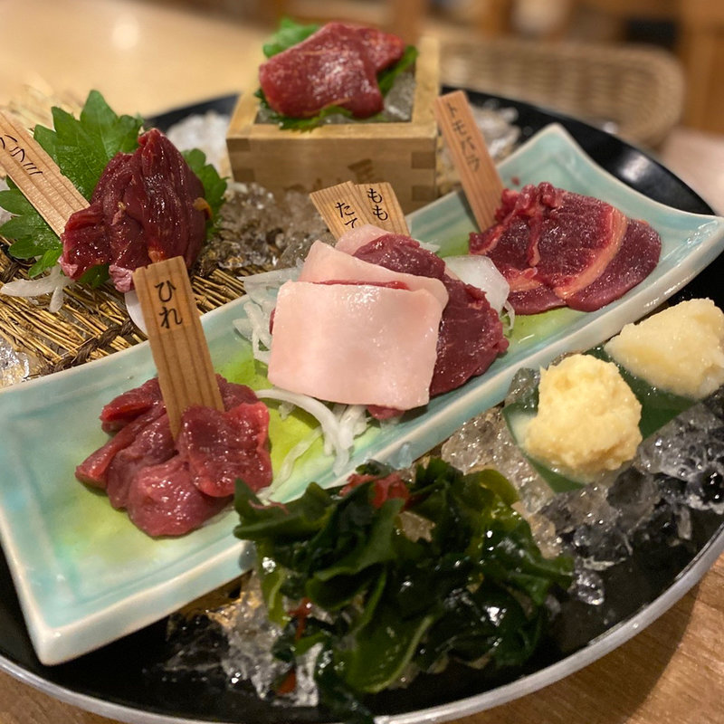 豪華5点盛り合わせ(馬肉バル 跳ね馬 池袋店)