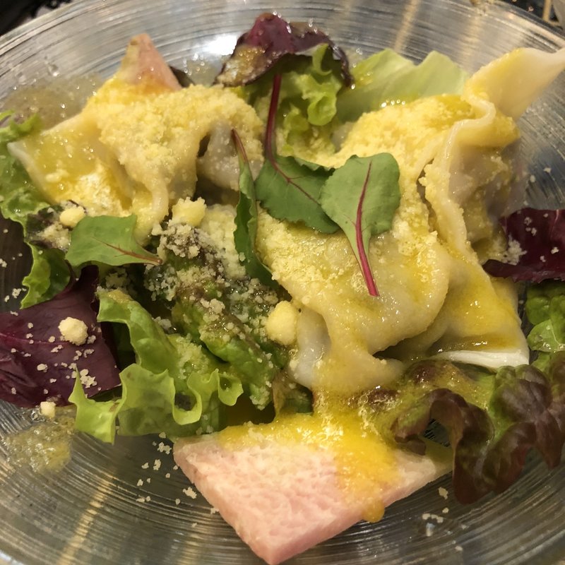 バジルと大葉のサラダ餃子 3個(立吉餃子 青山店)