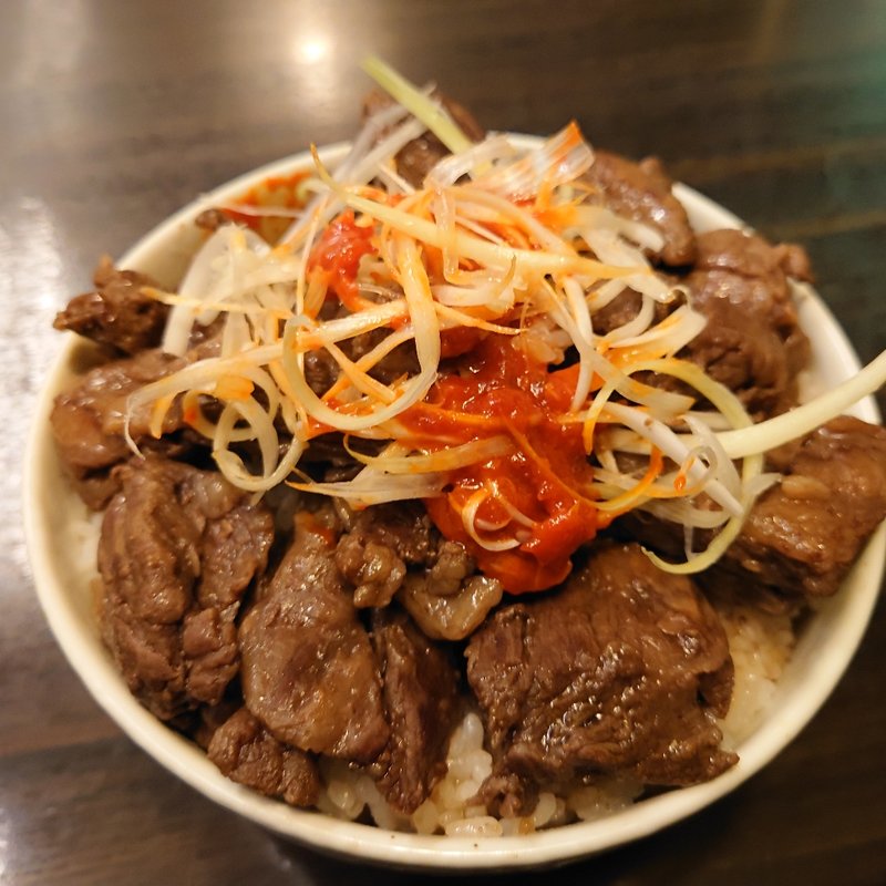 カルビ丼W(夜限定)(あじ平ラーメン)