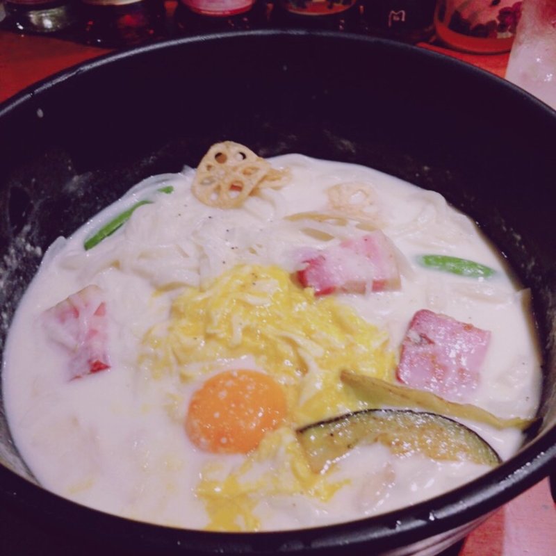 カルボナーラのおうどん(麺匠の心つくし つるとんたん 新宿店)