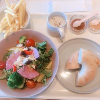 サラダセット(JUNO CAFE JIYUGAOKA)