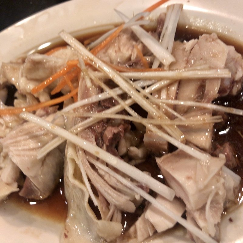 蒸し鶏醤油和え(林園)