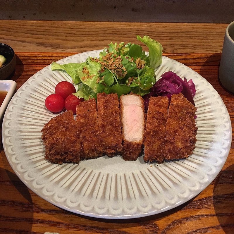 自然派ポーク天恵美豚のロースカツ定食(ルボ飯)