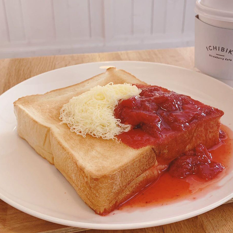 いちごトースト(いちびこ 太子堂店)
