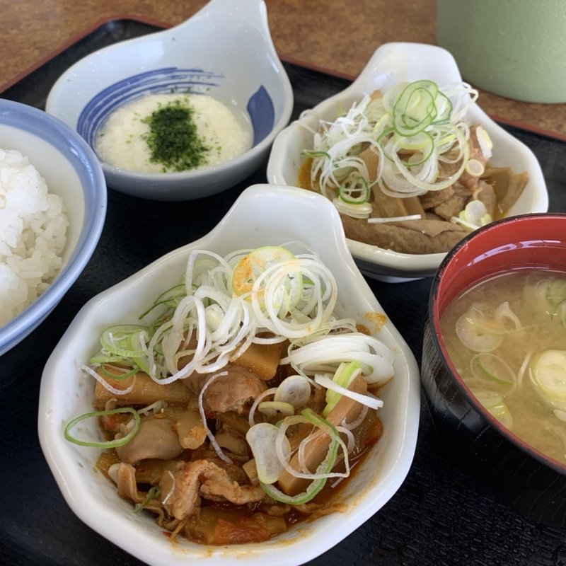 パンチ食べ比べ定食(山田うどん食堂 川島店 )