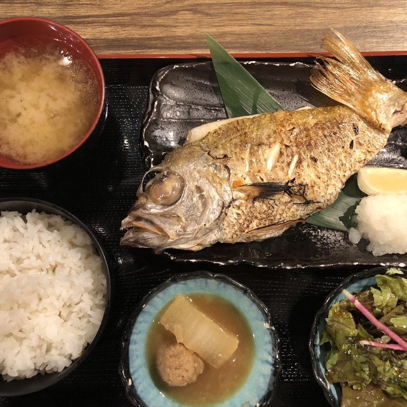 焼き魚定食（ノドグロ）(とろ鮪　人形町店)
