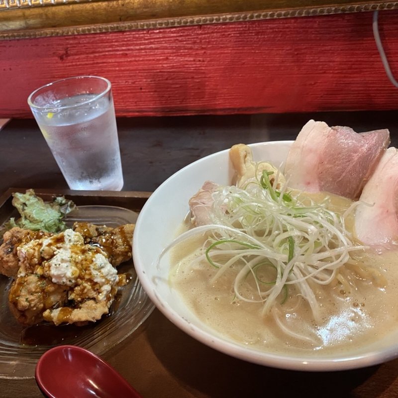 ラーメン唐揚げセットライス付き(BAR MAR Espana 三宮店)