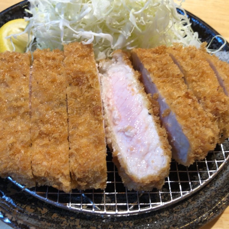 BIGロースかつ定食(三是食堂)