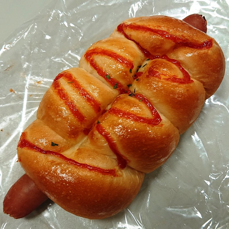 ウィンナーロール(焼き立てパン工房 パンだパンダ)