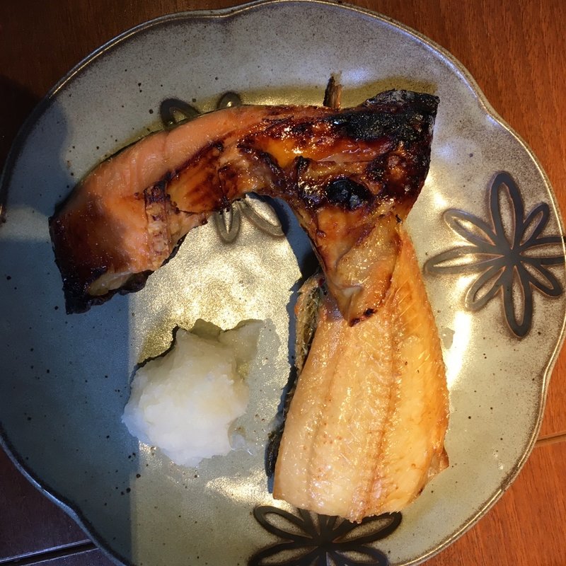 サーモンカマスとトロほっけの焼き(kitchenラビット)